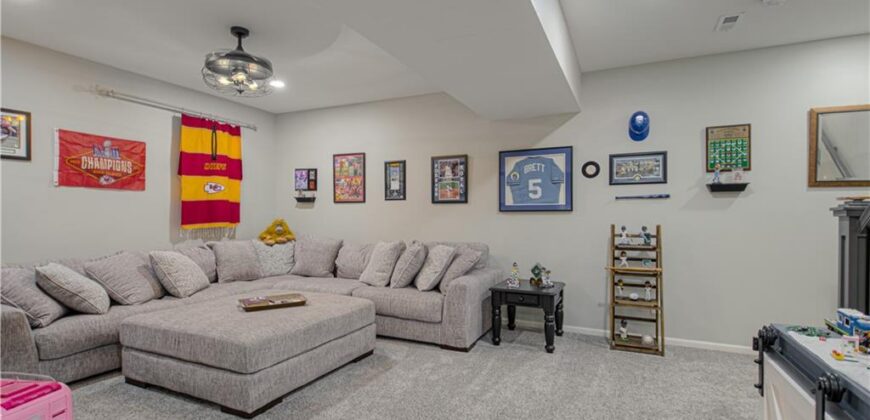 2144 Crooked Creek Drive, Kearney, MO 64060