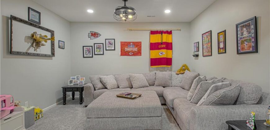 2144 Crooked Creek Drive, Kearney, MO 64060