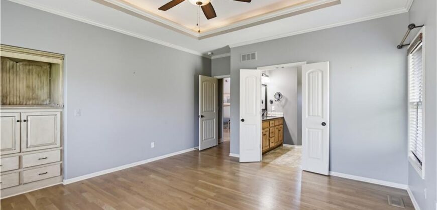 9425 N Spruce Court, Kansas City, MO 64156