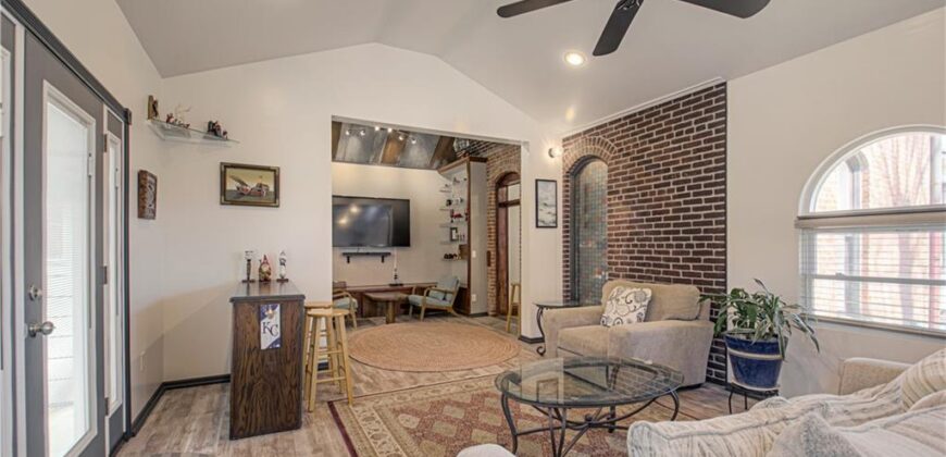 225 Groom Street, Liberty, MO 64068