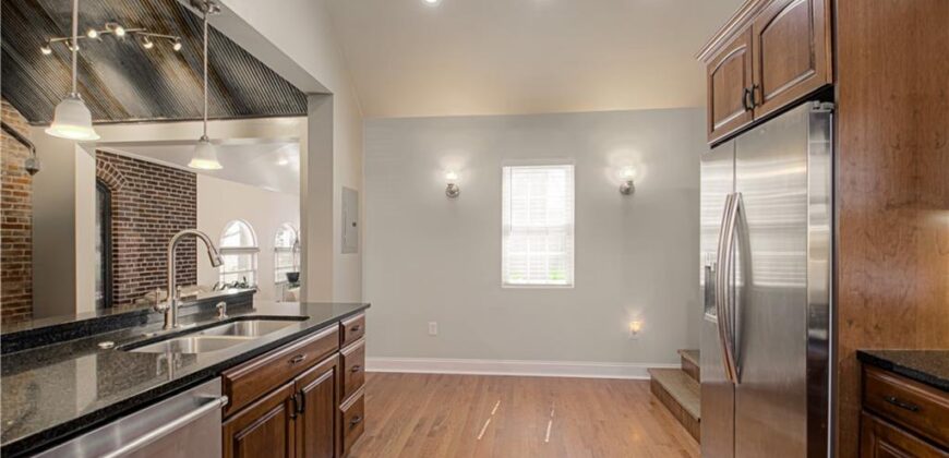 225 Groom Street, Liberty, MO 64068