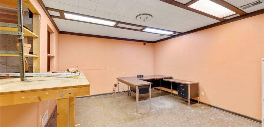 9955 NW Windover Drive, Kansas City, MO 64153