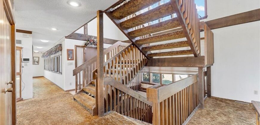 9955 NW Windover Drive, Kansas City, MO 64153