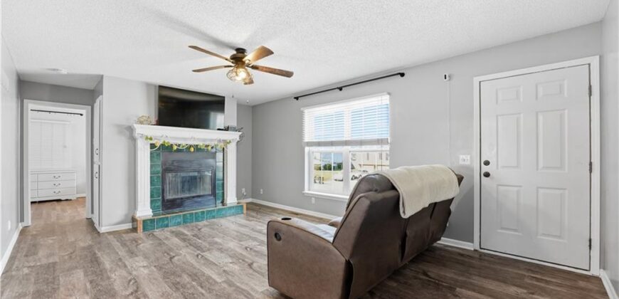 1305 Stonecrest Drive, Kearney, MO 64060