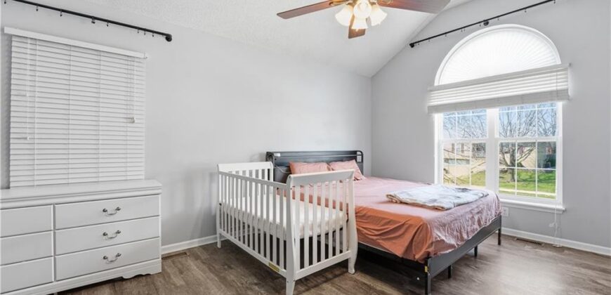 1305 Stonecrest Drive, Kearney, MO 64060