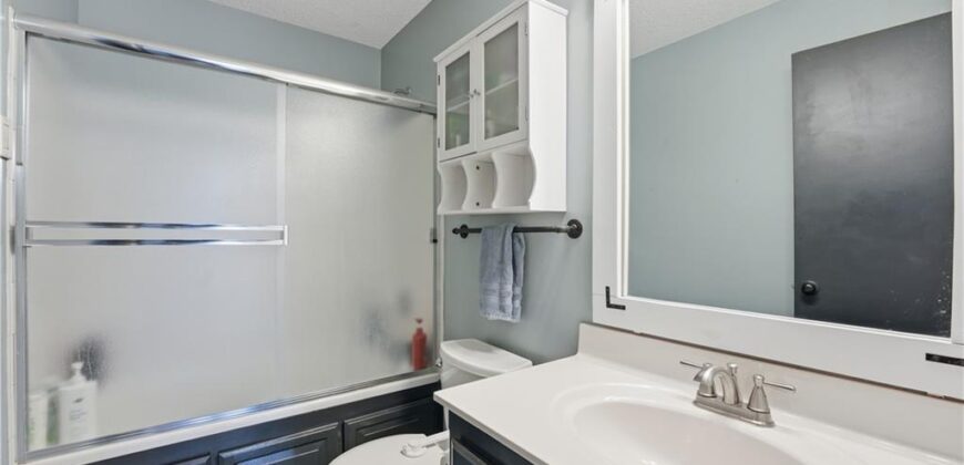 1305 Stonecrest Drive, Kearney, MO 64060