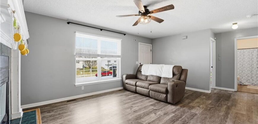 1305 Stonecrest Drive, Kearney, MO 64060