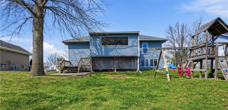 1305 Stonecrest Drive, Kearney, MO 64060