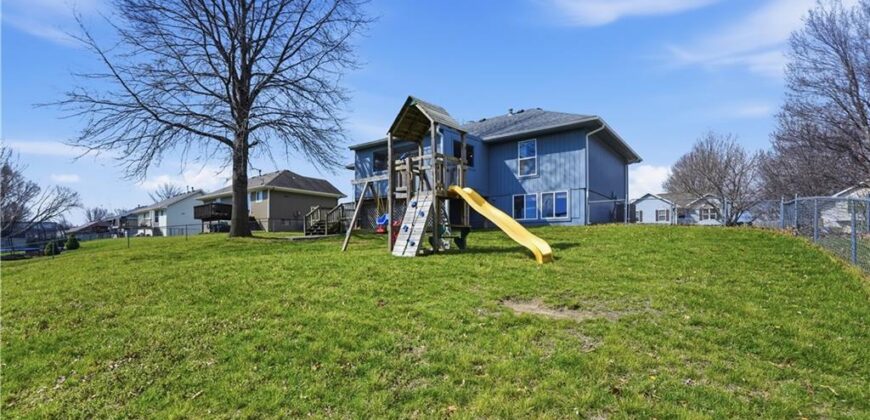 1305 Stonecrest Drive, Kearney, MO 64060