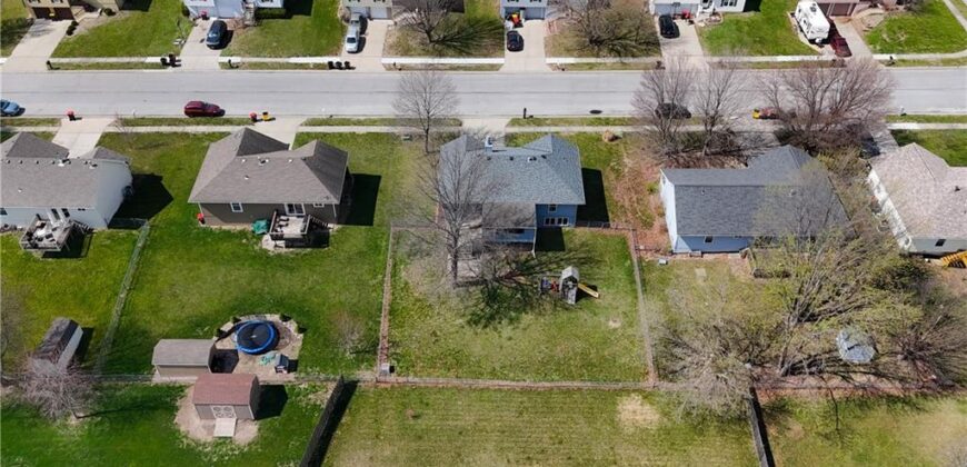 1305 Stonecrest Drive, Kearney, MO 64060