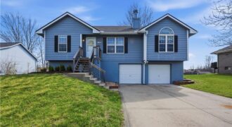 1305 Stonecrest Drive, Kearney, MO 64060