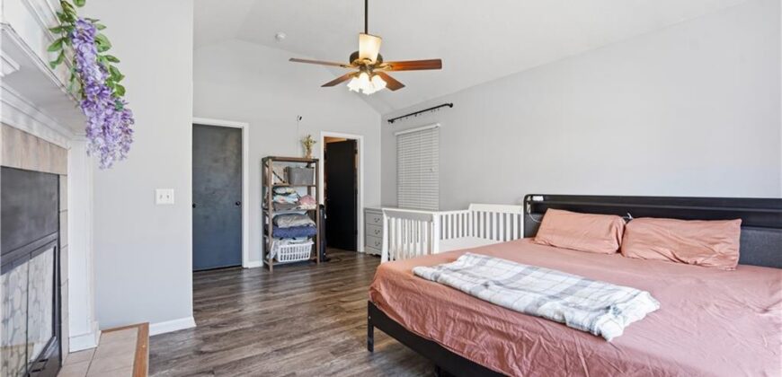 1305 Stonecrest Drive, Kearney, MO 64060