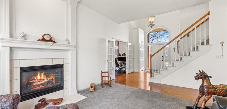 10400 River Hills Drive, Parkville, MO 64152