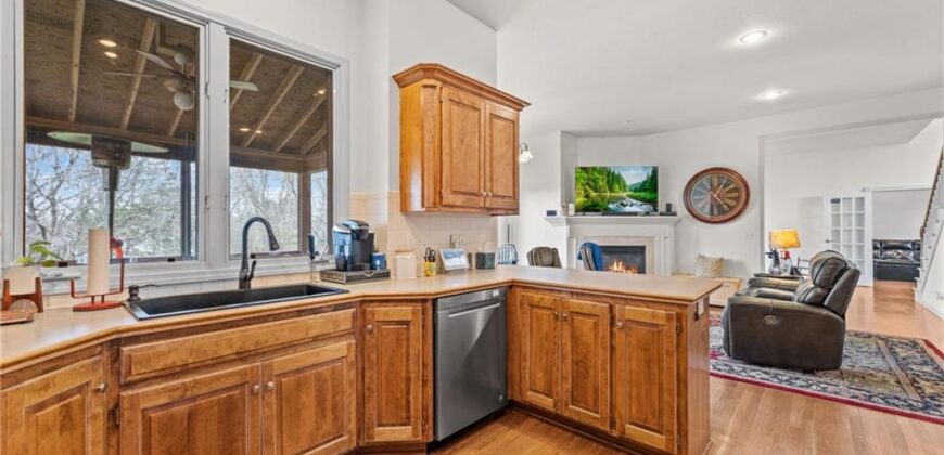 10400 River Hills Drive, Parkville, MO 64152