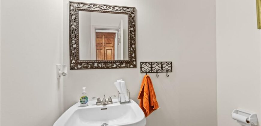 10400 River Hills Drive, Parkville, MO 64152