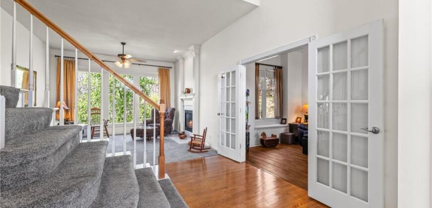 10400 River Hills Drive, Parkville, MO 64152