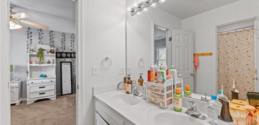 10400 River Hills Drive, Parkville, MO 64152