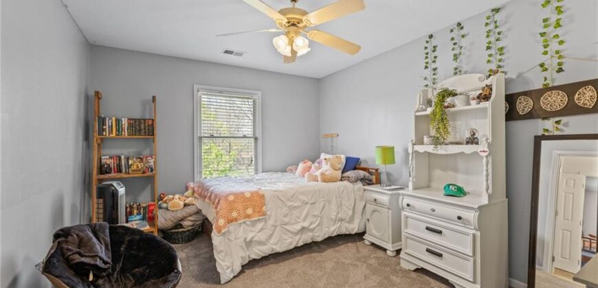 10400 River Hills Drive, Parkville, MO 64152