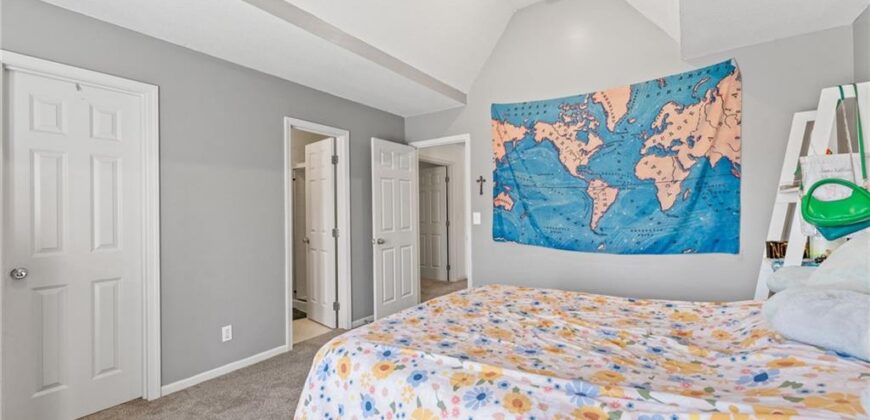 10400 River Hills Drive, Parkville, MO 64152