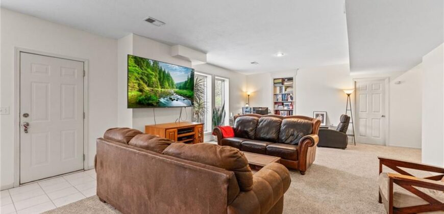 10400 River Hills Drive, Parkville, MO 64152