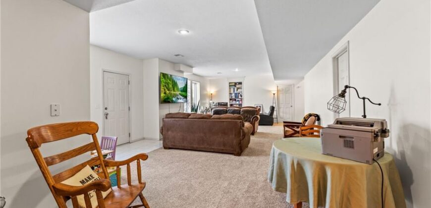 10400 River Hills Drive, Parkville, MO 64152