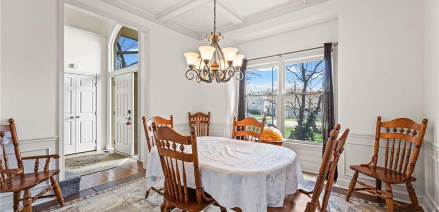 10400 River Hills Drive, Parkville, MO 64152