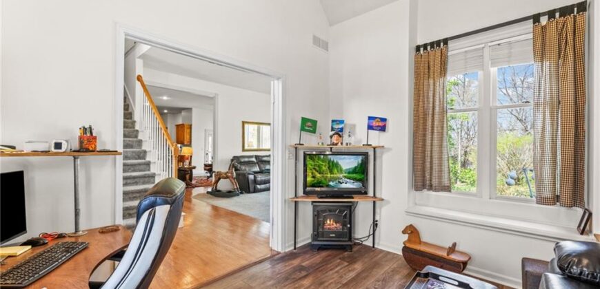 10400 River Hills Drive, Parkville, MO 64152