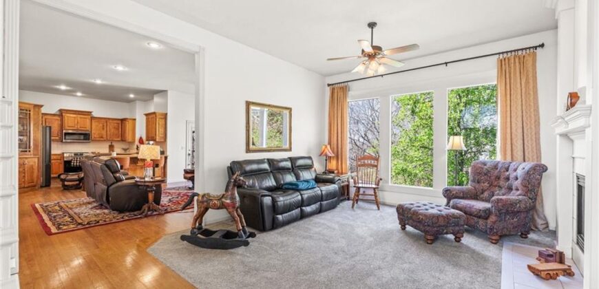 10400 River Hills Drive, Parkville, MO 64152