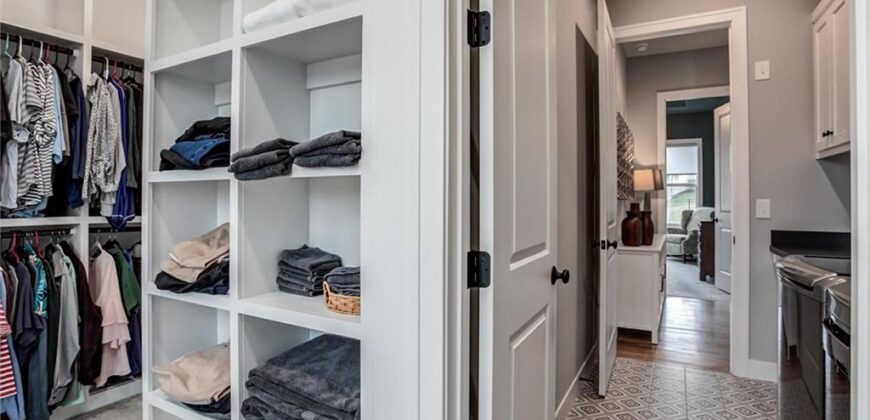 9750 McIntosh Court, Parkville, MO 64152