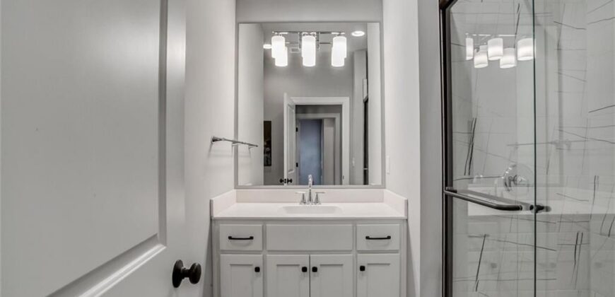 9750 McIntosh Court, Parkville, MO 64152