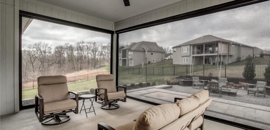 9750 McIntosh Court, Parkville, MO 64152