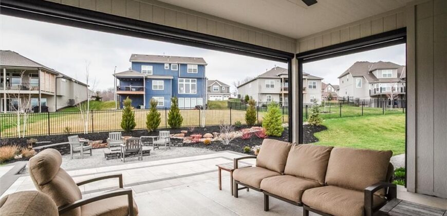 9750 McIntosh Court, Parkville, MO 64152