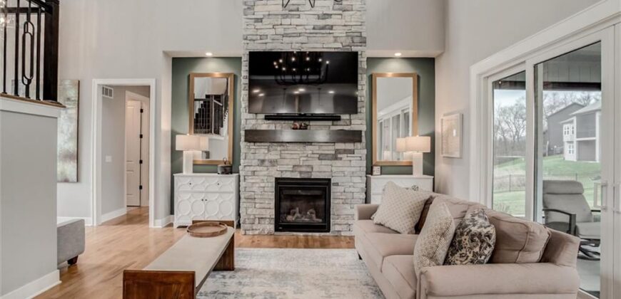 9750 McIntosh Court, Parkville, MO 64152