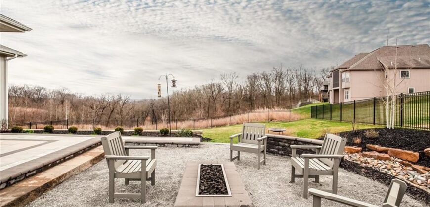 9750 McIntosh Court, Parkville, MO 64152