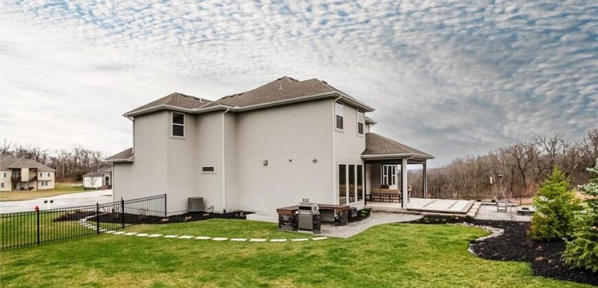 9750 McIntosh Court, Parkville, MO 64152