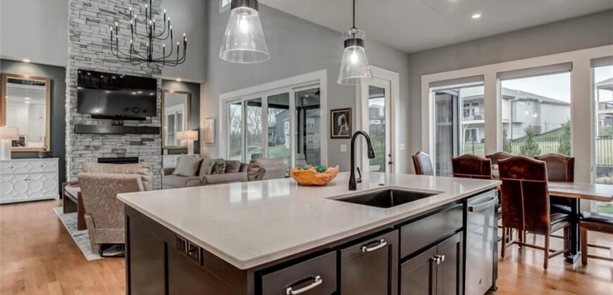 9750 McIntosh Court, Parkville, MO 64152