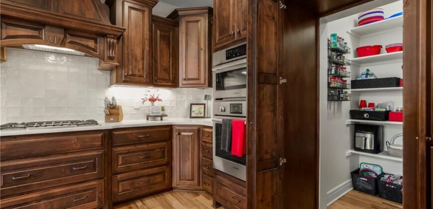 6110 NW 103rd Street, Kansas City, MO 64154