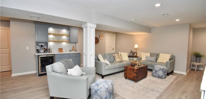 1928 Carter Court, Liberty, MO 64068