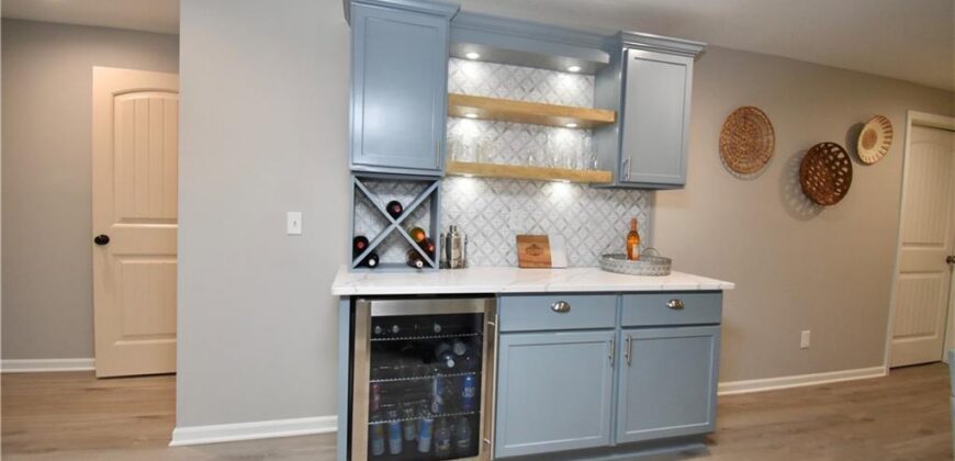1928 Carter Court, Liberty, MO 64068