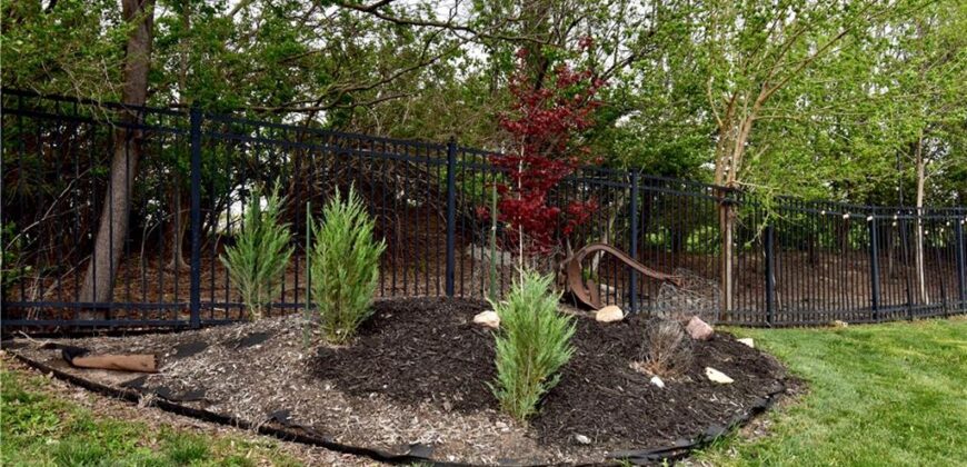 1928 Carter Court, Liberty, MO 64068