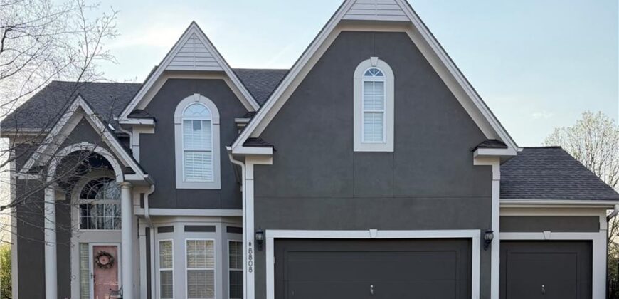 8808 N Oxford Avenue, Kansas City, MO 64157
