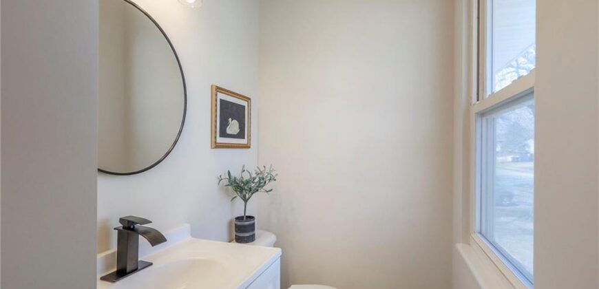 9844 N Cherry Street, Kansas City, MO 64155