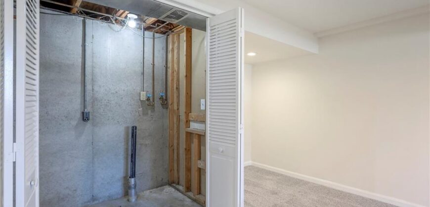 9844 N Cherry Street, Kansas City, MO 64155