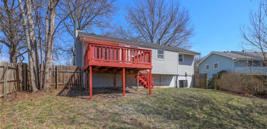 9844 N Cherry Street, Kansas City, MO 64155