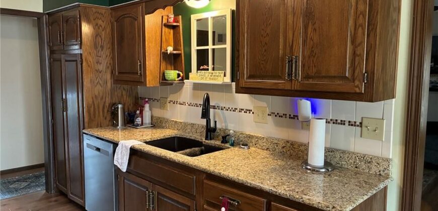 11017 NW Crooked Road, Kansas City, MO 64152