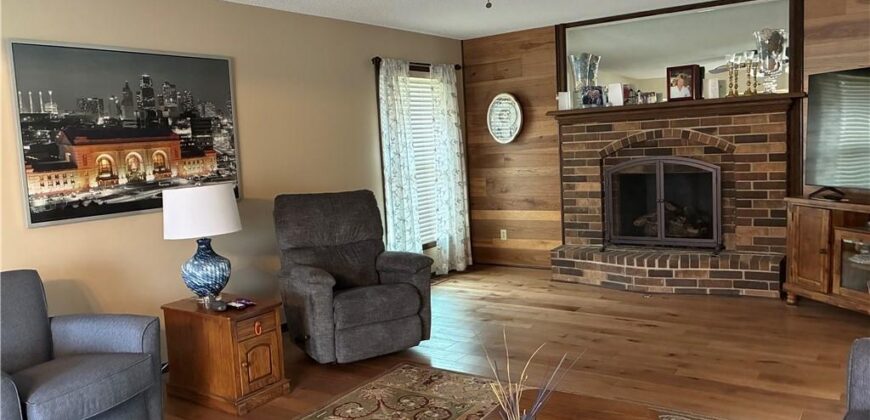 11017 NW Crooked Road, Kansas City, MO 64152