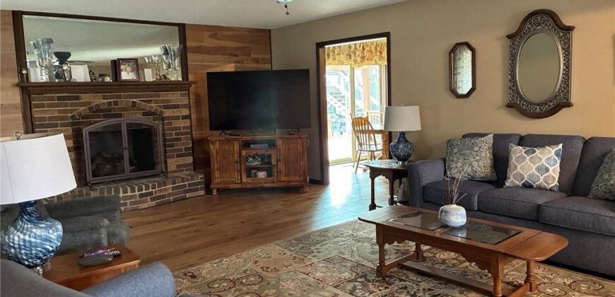 11017 NW Crooked Road, Kansas City, MO 64152