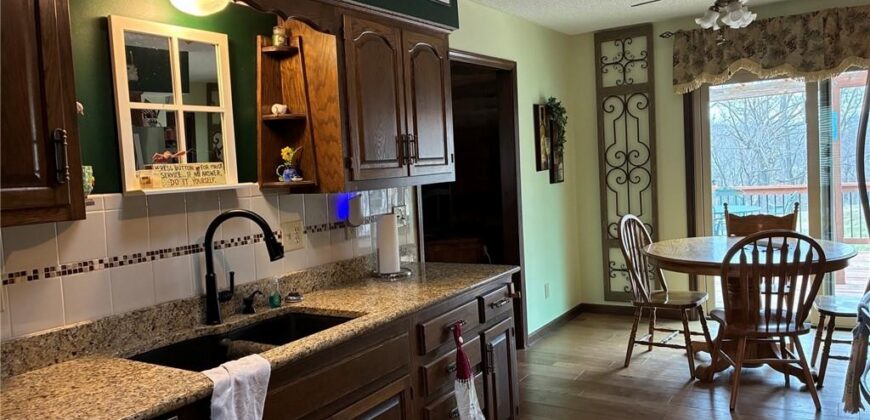 11017 NW Crooked Road, Kansas City, MO 64152