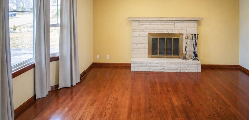 545 JEFFERSON Circle, Liberty, MO 64068