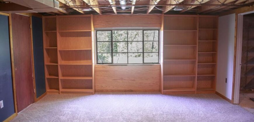 545 JEFFERSON Circle, Liberty, MO 64068